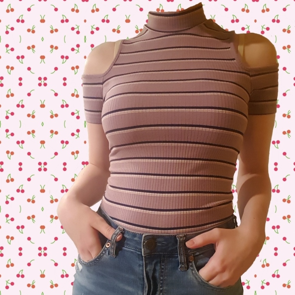Quarter neck shirt